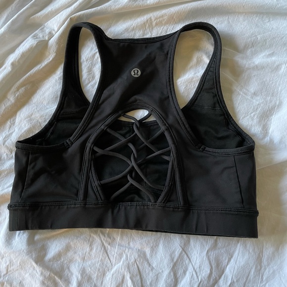 Lululemon black sports bra in size 4 - Picture 2 of 2